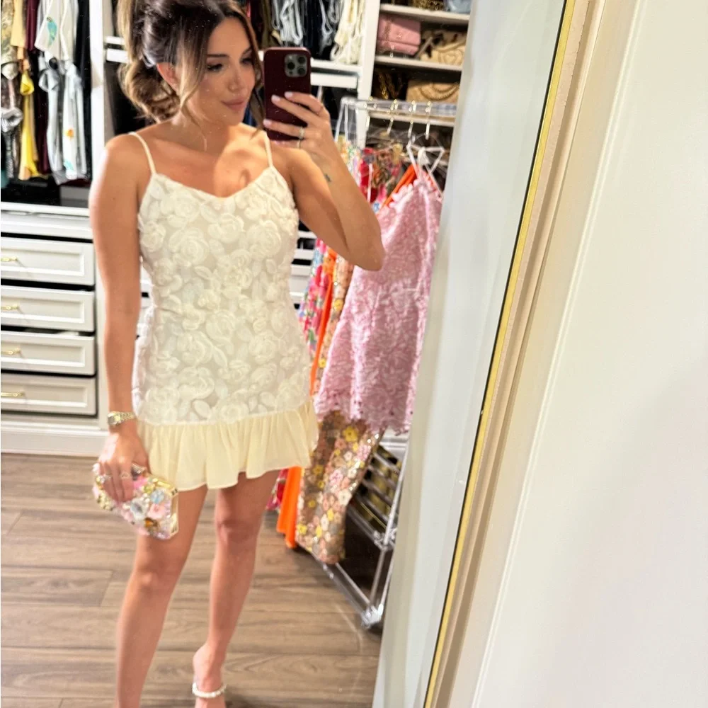 Vici Cream Floral Lace Dress - Picture 2 of 4